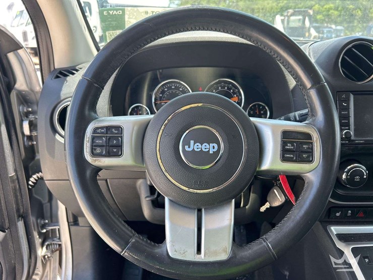 2014-jeep-compass-image-12