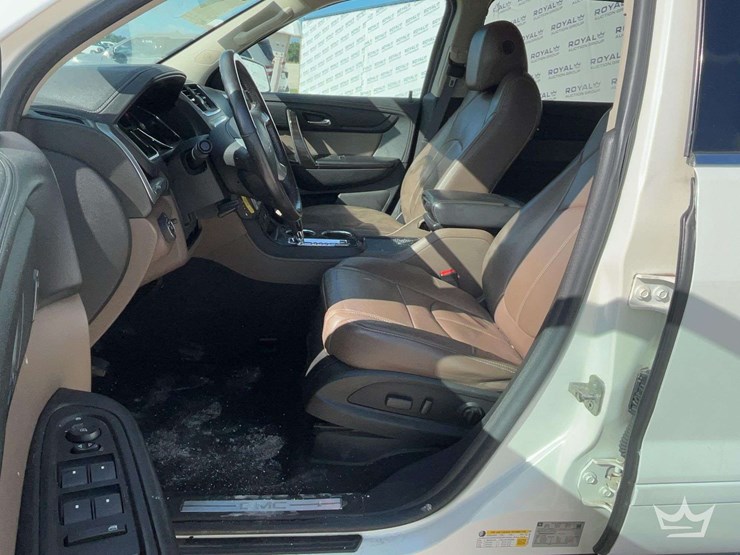 2014-gmc-acadia-image-13
