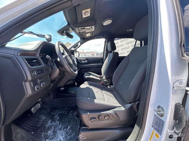 2023-chevrolet-tahoe-image-12