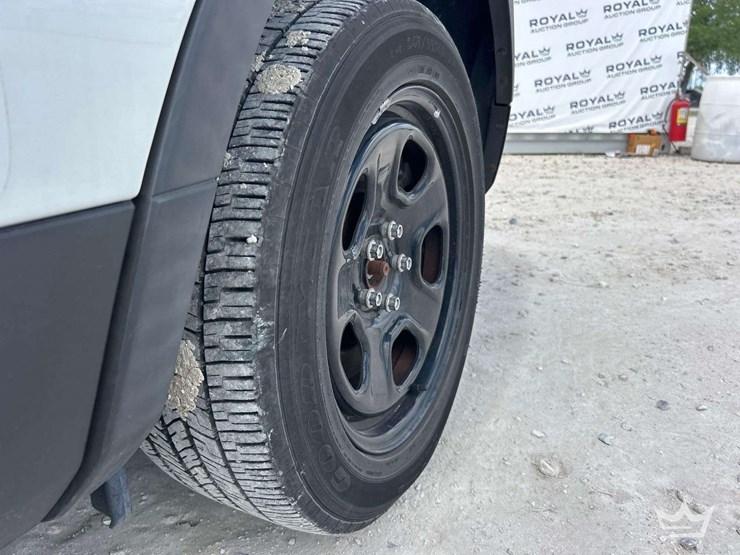 2016-ford-explorer-image-23