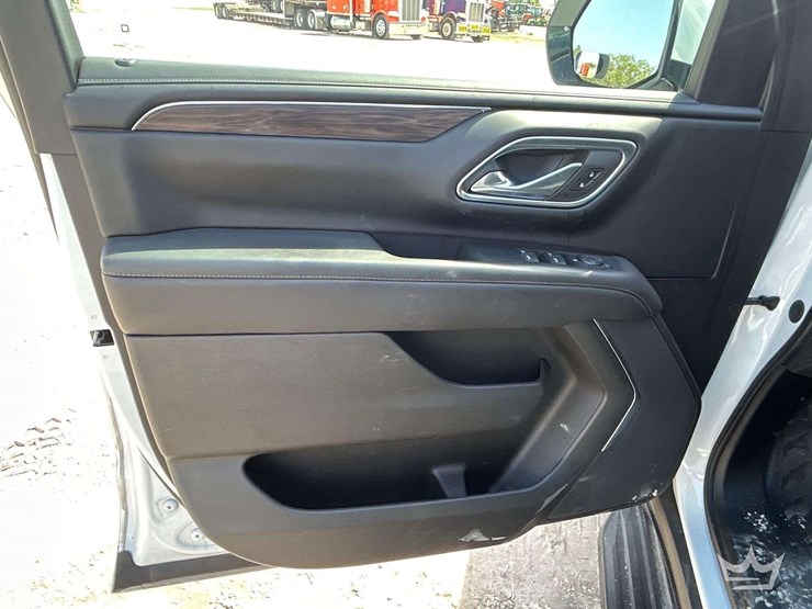 2023-chevrolet-tahoe-image-11