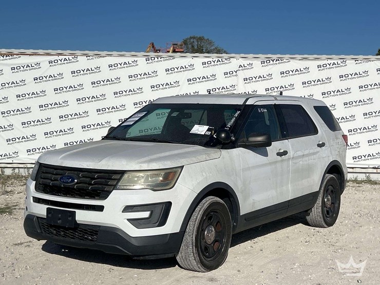 2016-ford-explorer-image-1