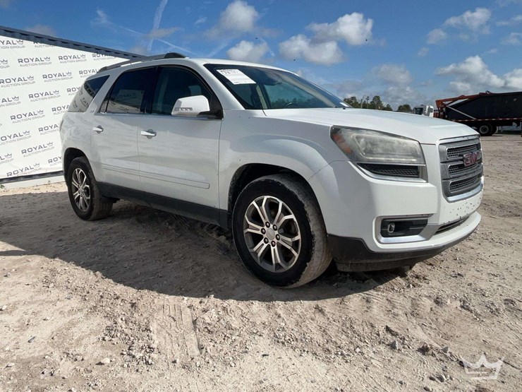 2014-gmc-acadia-image-2