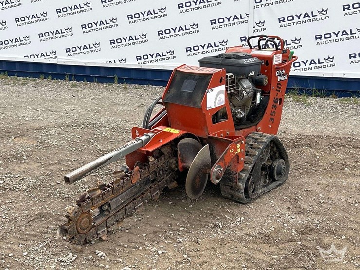 ditch-witch-c16x-image-1
