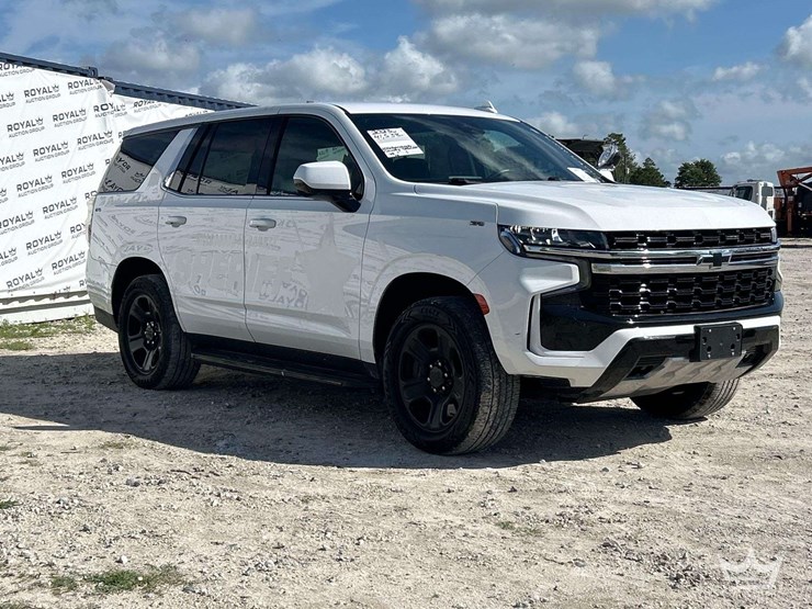 2023-chevrolet-tahoe-image-2