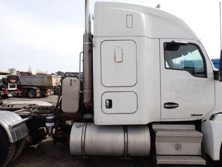 2016-kenworth-t880-image-62