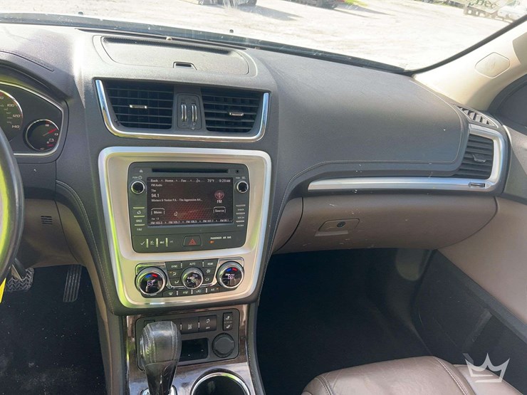 2014-gmc-acadia-image-15
