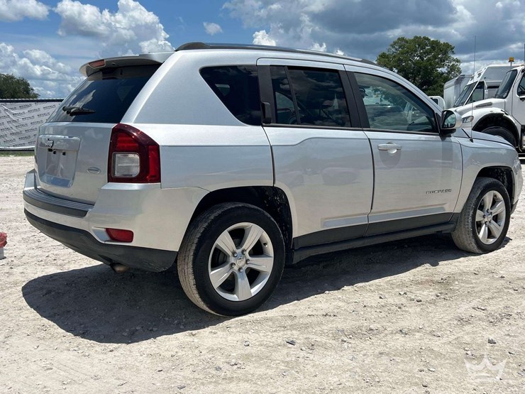 2014-jeep-compass-image-3