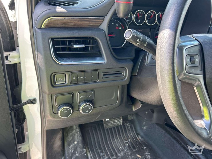 2023-chevrolet-tahoe-image-13