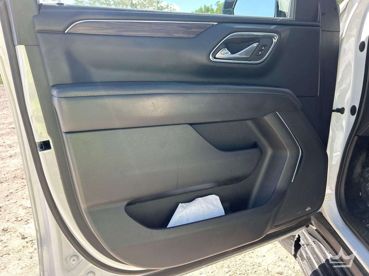 2023-chevrolet-tahoe-image-11