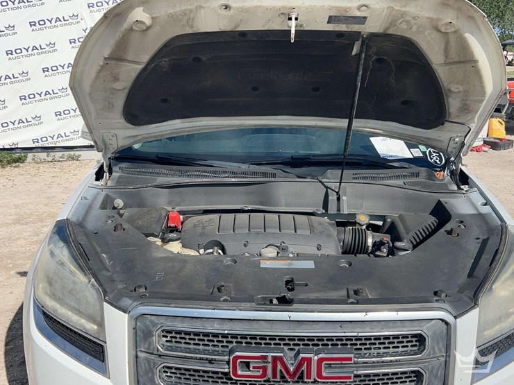 2014-gmc-acadia-image-9