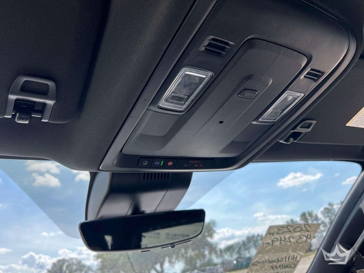 2023-chevrolet-tahoe-image-19