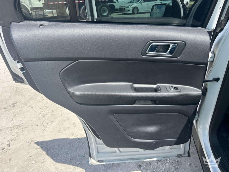 2016-ford-explorer-image-20