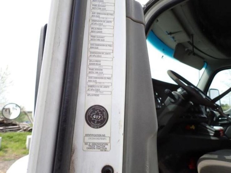 2016-kenworth-t880-image-12