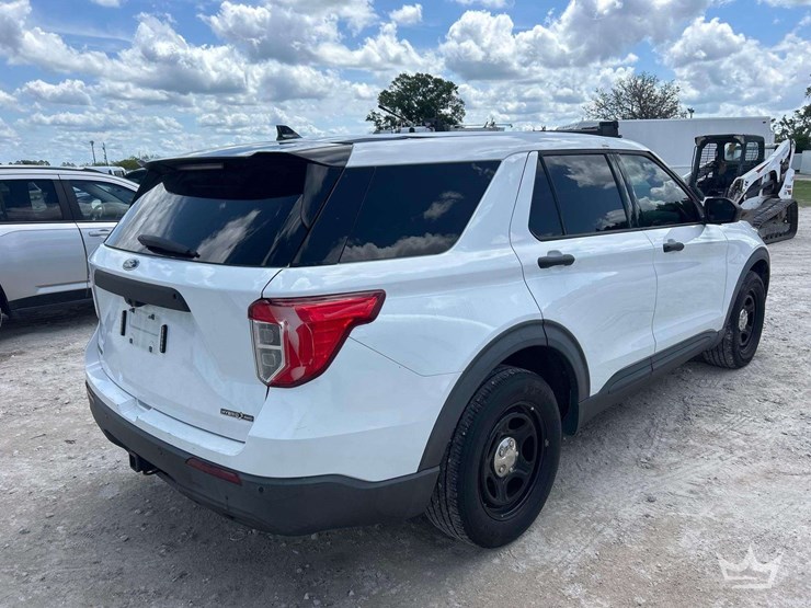 2020-ford-explorer-image-3