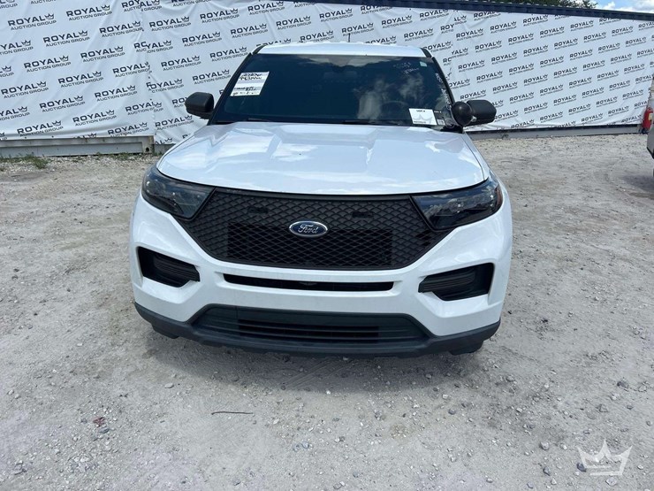 2020-ford-explorer-image-22