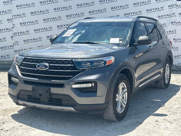 2023-ford-explorer-image-1