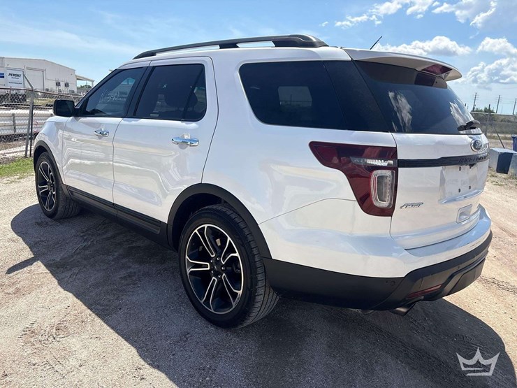2014-ford-explorer-image-3
