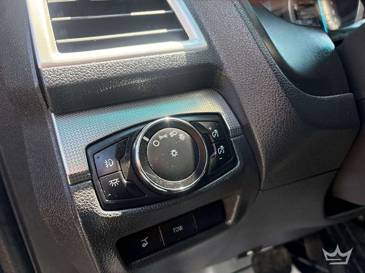 2014-ford-explorer-image-13