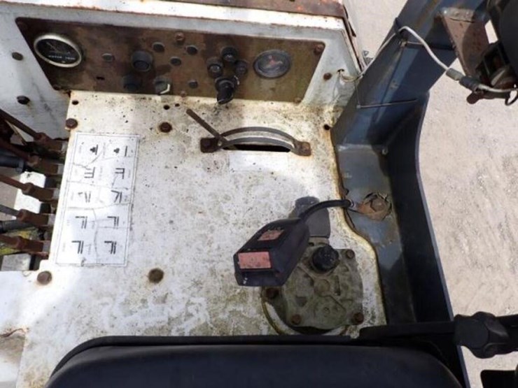 2001-moffett-m5000-image-14