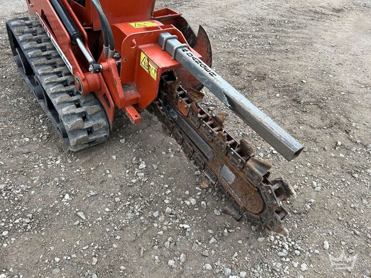 ditch-witch-c16x-image-13