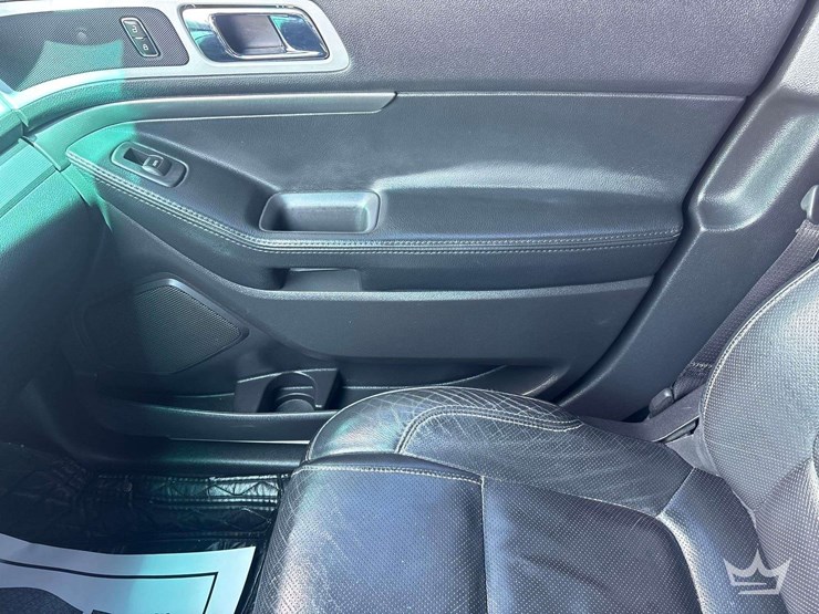 2014-ford-explorer-image-18