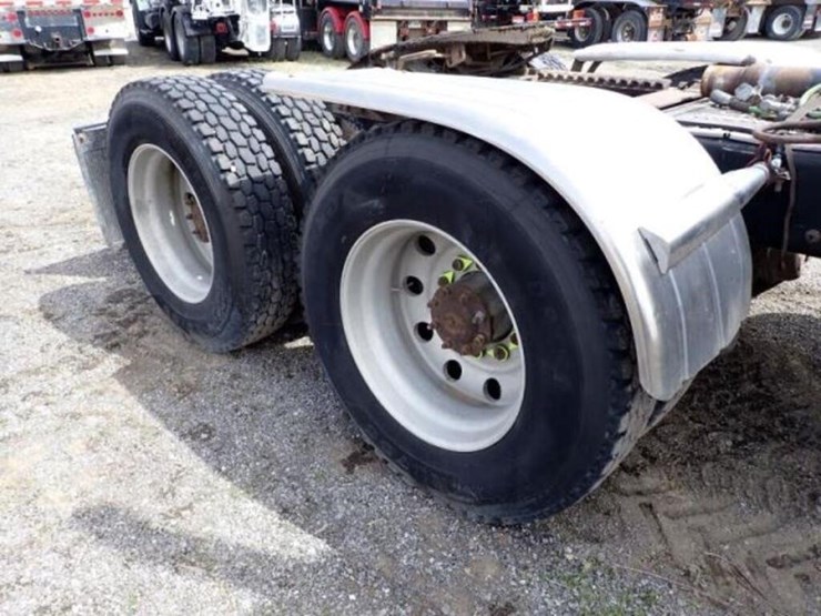 2016-kenworth-t880-image-59