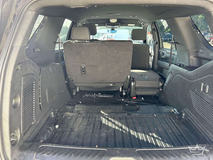 2022-chevrolet-tahoe-image-25