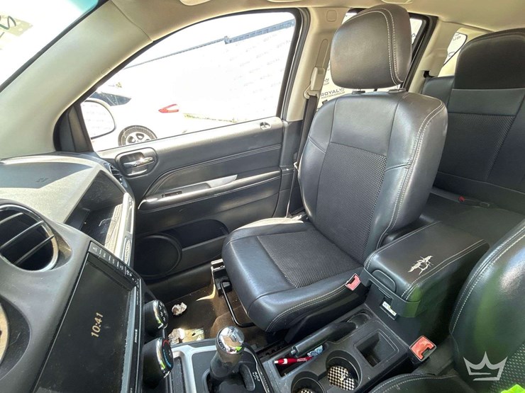 2014-jeep-compass-image-16
