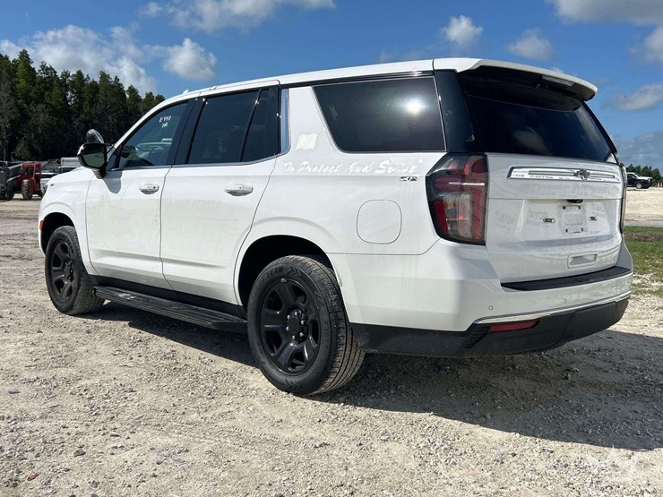 2023-chevrolet-tahoe-image-4