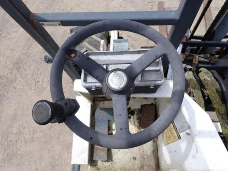 2001-moffett-m5000-image-11
