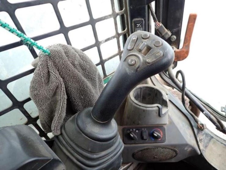 2021-bobcat-s740-image-15