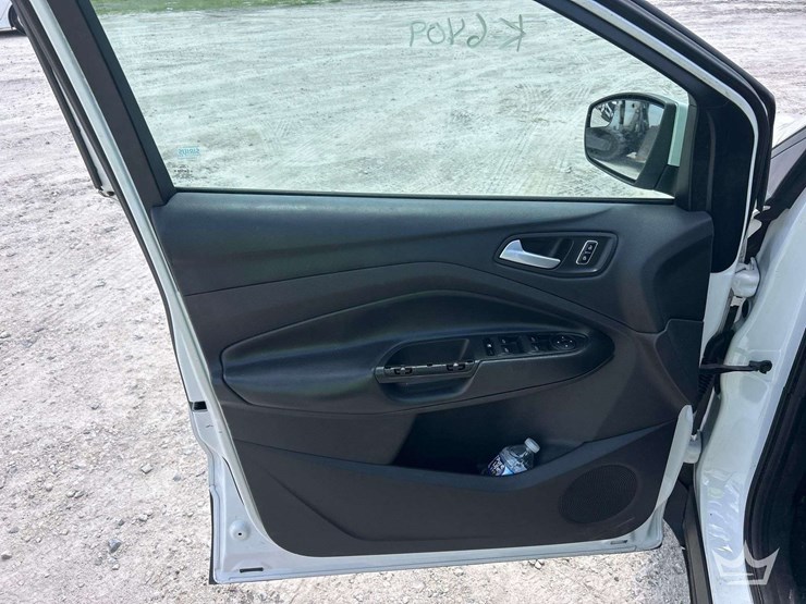 2014-ford-escape-image-13