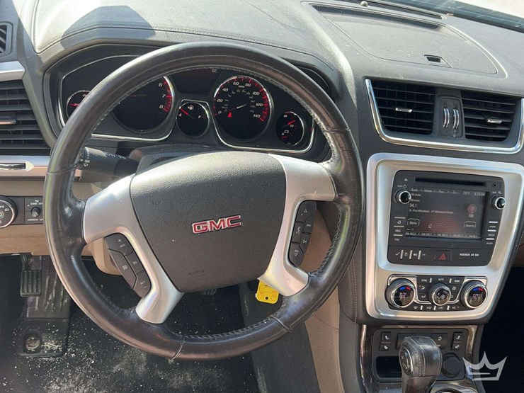 2014-gmc-acadia-image-11