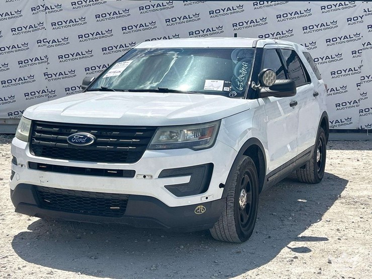 2016-ford-explorer-image-1