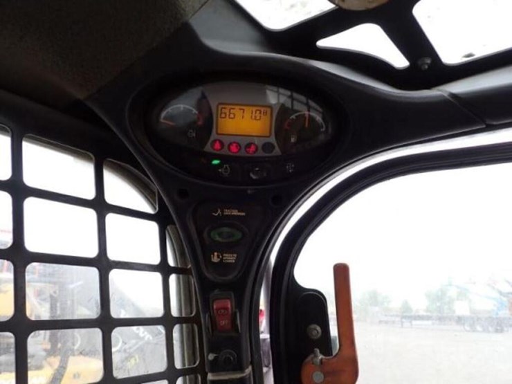 2021-bobcat-s740-image-11