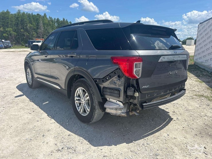 2023-ford-explorer-image-4