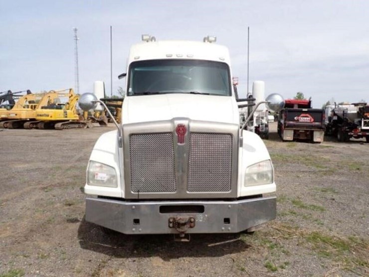 2016-kenworth-t880-image-2