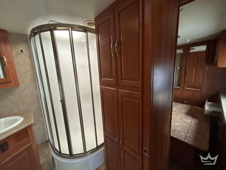 2007-ford-f53-landau-3645ds-36ft.-class-a-motorhome-image-27