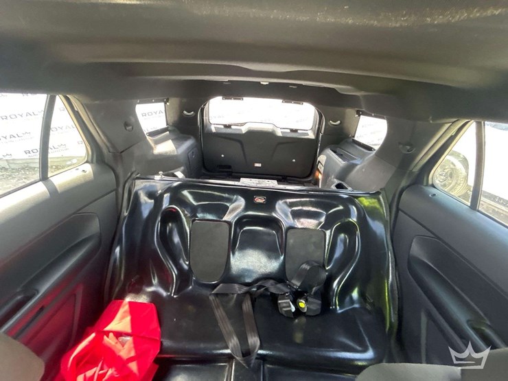 2016-ford-explorer-image-22
