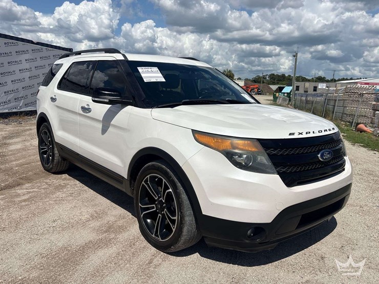 2014-ford-explorer-image-2