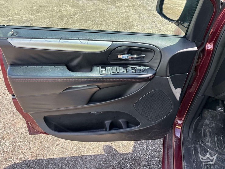 2019-dodge-grand-caravan-image-12