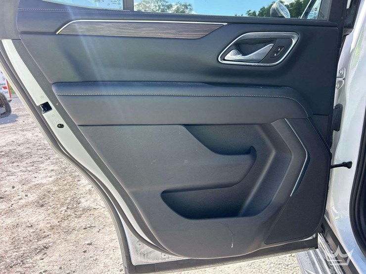 2023-chevrolet-tahoe-image-22
