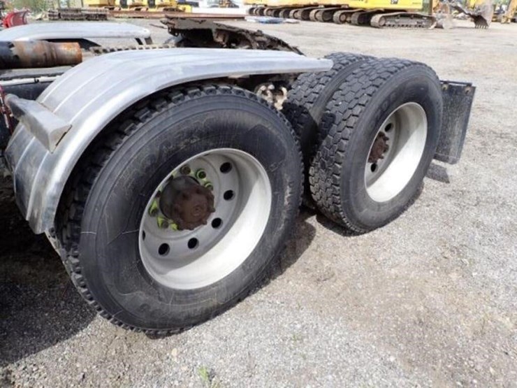 2016-kenworth-t880-image-46
