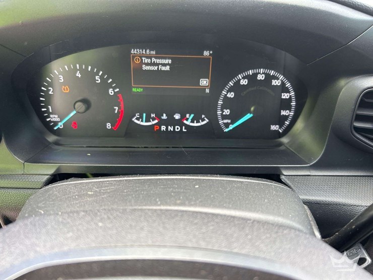2020-ford-explorer-image-12
