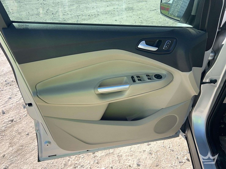 2016-ford-escape-image-16