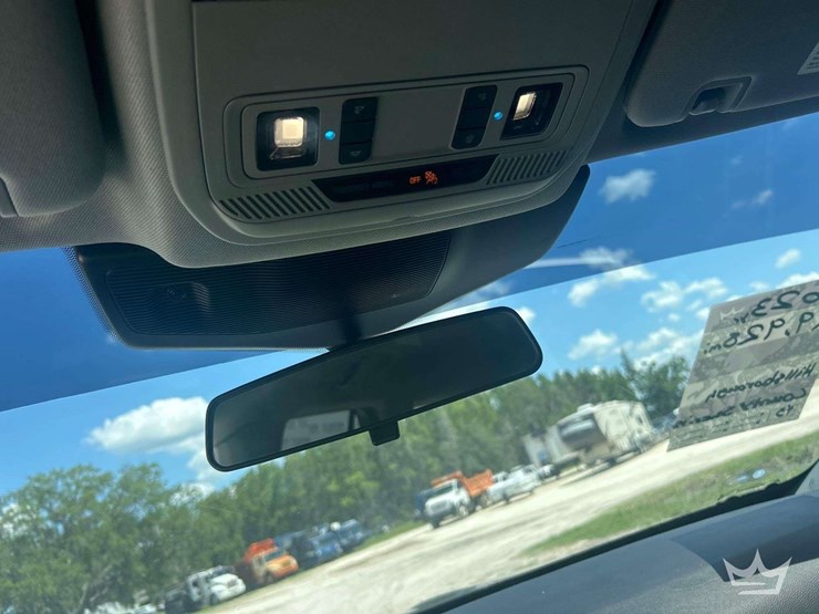 2023-ford-explorer-image-17