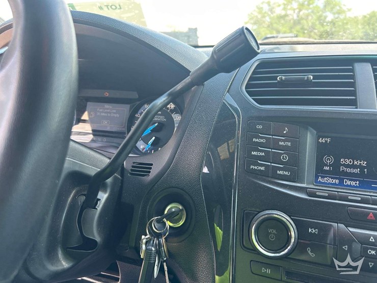 2016-ford-explorer-image-15