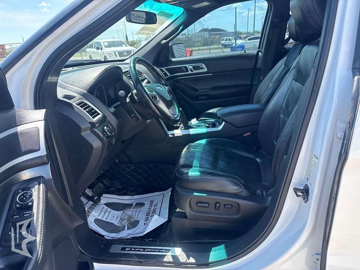 2014-ford-explorer-image-12