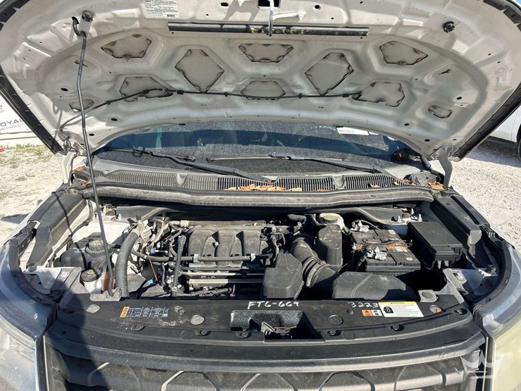 2016-ford-explorer-image-7